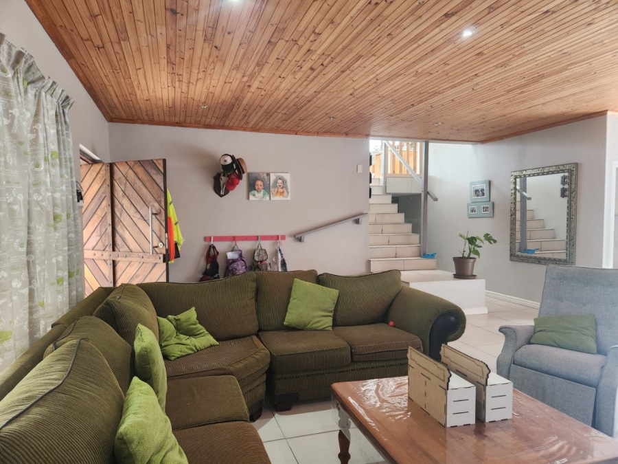 3 Bedroom Property for Sale in Loerie Park Western Cape